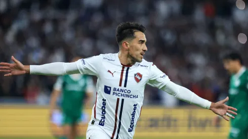 QUITO, ECUADOR – OCTOBER 23: Lisandro Alzugaray of LDU de Quito celebrates after scoring the team's second goal via penalty during the Copa CONMEBOL Libertadores 2025 first-leg semifinal match between LDU Quito and Palmeiras at Rodrigo Paz Delgado Stadium on October 23, 2025 in Quito, Ecuador. (Photo by Franklin Jacome/Getty Images)
