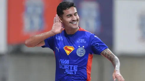 BA – SALVADOR – 19/10/2025 – BRASILEIRO A 2025, BAHIA X GREMIO – Rodrigo Nestor jogador do Bahia comemora seu gol durante partida contra o Gremio no estadio Arena Fonte Nova pelo campeonato Brasileiro A 2025. Foto: Jhony Pinho/AGIF