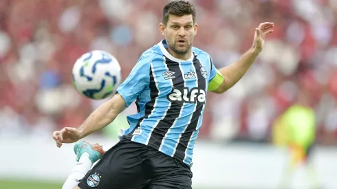 RJ – RIO DE JANEIRO – 31/08/2025 – BRASILEIRO A 2025, FLAMENGO X GREMIO – Kannemann jogador do Gremio durante partida contra o Flamengo no estadio Maracana pelo campeonato Brasileiro A 2025. Foto: Thiago Ribeiro/AGIF