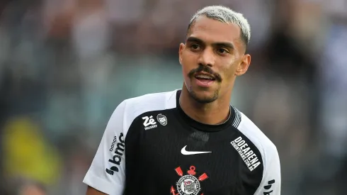 Matheuzinho jogador do Corinthians durante partida contra o Vasco no estadio Sao Januario pelo campeonato Brasileiro A 2025. Foto: Thiago Ribeiro/AGIF