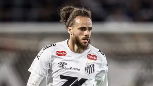 Bilal Brahimi, atacante argelino do Santos