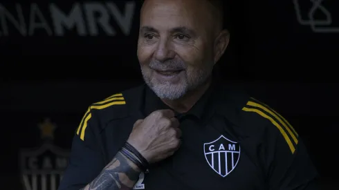 MG – BELO HORIZONTE – 25/10/2025 – BRASILEIRO A 2025, ATLETICO-MG X CEARA – Sampaoli tecnico do Atletico-MG durante partida contra o Ceara no estadio Arena MRV pelo campeonato Brasileiro A 2025. Foto: Fernando Moreno/AGIF