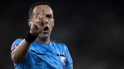 Esteban Ostojich, do Uruguai, vai apitar Atlético x Independiente Del Valle na próxima terça-feira pela semifinal da Sul-Americana