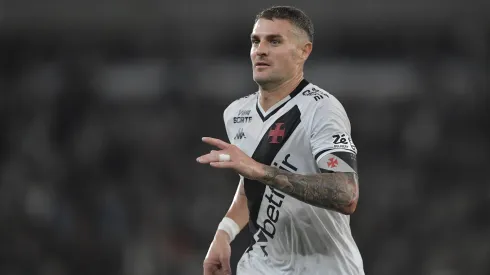 Pablo Vegetti em ação pelo Vasco – Foto: Thiago Ribeiro/AGIF