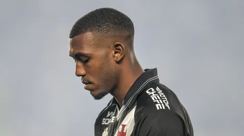 Vasco divulga relacionados e Rayan é desfalque certo contra o Bragantino; jogador tem edema na coxa — Foto Thiago RibeiroAGIF