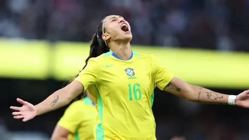 Bia Zaneratto celebra gol contra Inglaterra – Foto: Lívia Villas Boas / CBF