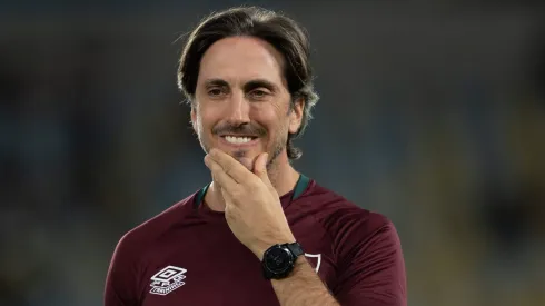 Luis Zubeldia tecnico do Fluminense durante partida contra o Juventude no estadio Maracana pelo campeonato Brasileiro A 2025. Foto: Jorge Rodrigues/AGIF