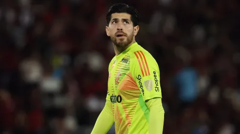 Agustín Rossi, goleiro do Flamengo em partida pelo campeonato brasileiro (Foto: Wagner Meier/Getty Images)