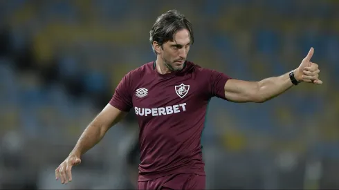 RJ – RIO DE JANEIRO – 25/10/2025 – BRASILEIRO A 2025, FLUMINENSE X INTERNACIONAL – Luis Zubeldia tecnico do Fluminense durante partida contra o Internacional no estadio Maracana pelo campeonato Brasileiro A 2025. Foto: Thiago Ribeiro/AGIF