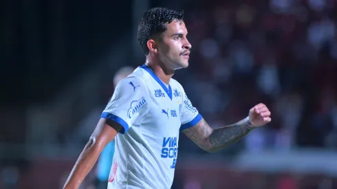 Rodrigo Nestor, jogador do Bahia, durante partida contra o Vitoria no estadio Barradao pelo campeonato Brasileiro A 2025. Foto: Walmir Cirne/AGIF