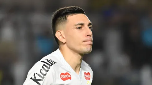 Escobar durante partida contra o Santos