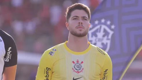Felipe Longo goleiro do Corinthians durante partida contra o Vitoria no estadio Barradao pelo campeonato Brasileiro A 2025. Foto: Marcio Jose/AGIF