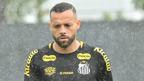 Guilherme durante treino no Peixe