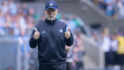 RS – PORTO ALEGRE – 26/10/2025 – BRASILEIRO A 2025, GREMIO X JUVENTUDE – Mano Menezes tecnico do Gremio durante partida contra o Juventude no estadio Arena do Gremio pelo campeonato Brasileiro A 2025. Foto: Maxi Franzoi/AGIF