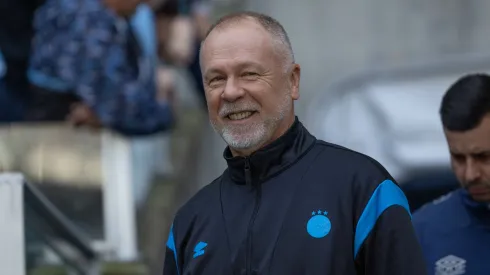 Mano Menezes durante partida do Grêmio no Brasileirão Betano – Foto: Liamara Polli/AGIF