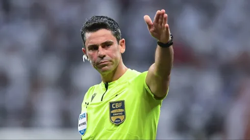 Árbitro Flavio Rodrigues de Souza. Foto: Jhony Pinho/AGIF