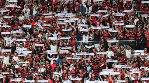 RIO DE JANEIRO, BRAZIL – OCTOBER 19: Flamengo fans cheer for their team prior to the match between Flamengo and Palmeiras as part of Brasileirao 2025 at Maracana Stadium on October 19, 2025 in Rio de Janeiro, Brazil. (Photo by Wagner Meier/Getty Images)