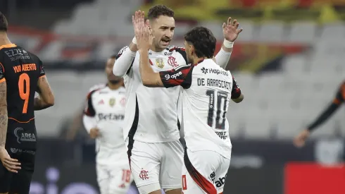 Léo Órtiz, zagueiro do Flamengo em partida pelo campeonato brasileiro (Foto: Miguel Schincariol/Getty Images)