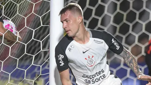 Charles jogador do Corinthians comemora seu gol – Foto: Jhony Pinho/AGIF