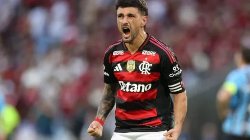 Arrasaceta do Flamengo comemora seu gol diante do Grêmio – (Photo by Lucas Figueiredo/Getty Images)