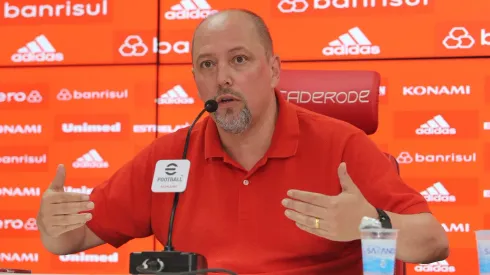 Alessandro Barcellos tem o trabalho criticado após momento conturbado