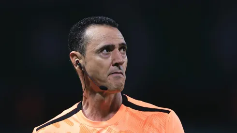 Wilmar Roldán, árbitro de Palmeiras x LDU, já se envolveu em polêmica recente na Colômbia
