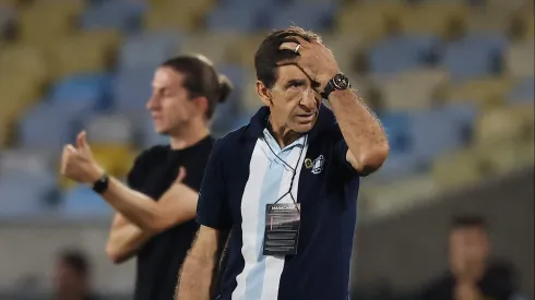 Gustavo Costas na partida de Flamengo x Racing. Photo by Wagner Meier/Getty Images