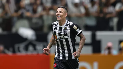 Arana celebra gol pelo Galo