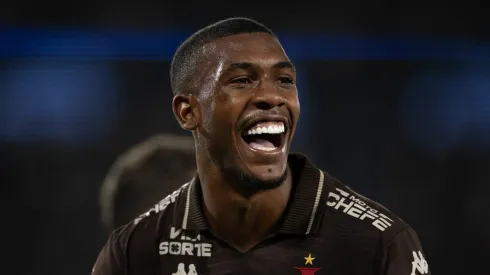 Rayan é destaque no Vasco em 2025. Foto: Jorge Rodrigues/AGIF