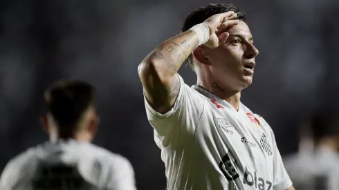 Barreal supera eficiência dos tempos de MLS e iguala melhor fase da carreira no Santos — Foto Jota ErreAGIF