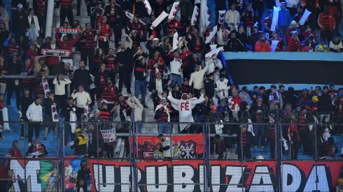 Torcida do Flamengo no El Cilindro antes do duelo contra o Racing – (Photo by Marcelo Endelli/Getty Images)