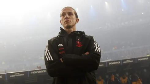 AVELLANEDA, ARGENTINA – OCTOBER 29: Filipe Luis, Head Coach of Flamengo, reacts prior to the Copa CONMEBOL Libertadores 2025 Semi-final second leg match between Racing Club and Flamengo at Presidente Peron Stadium on October 29, 2025 in Avellaneda, Argentina. (Photo by Marcos Brindicci/Getty Images)