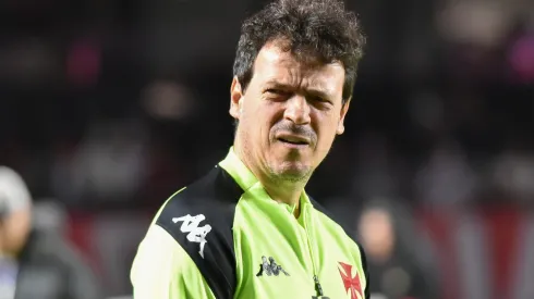 Zagueiro não está nos planos de Fernando Diniz no Vasco.
