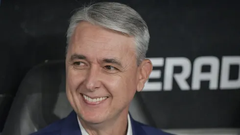 Tiago Nunes deve montar um