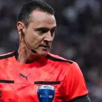 Torcida do Palmeiras reclama de Wilmar Roldán por pênalti não marcado contra LDU