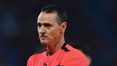 Wilmar Roldán, árbitro de Palmeiras x LDU – Foto: Marcelo Endelli/Getty Images