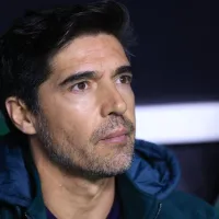 Abel Ferreira chora no campo após classificação, e também se emociona na coletiva de imprensa