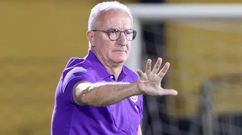 Dorival Júnior vai ajudar no planejamento do Corinthians.