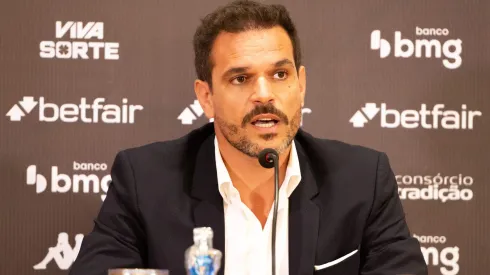 Diretor segue trabalhando duro – Foto: Matheus Lima/Vasco.