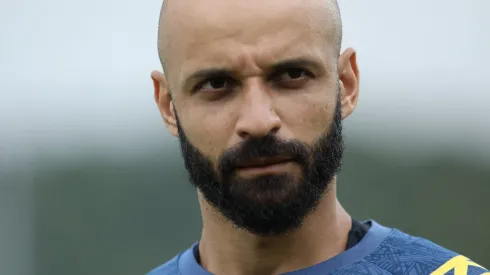 Thaciano vem tendo cada vez menos espaço no Santos.