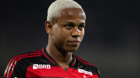 Wallace Yan tem futuro indefinido no Flamengo.