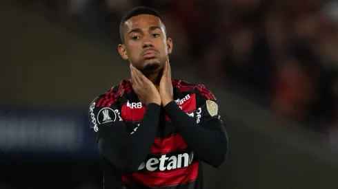 Samuel Lino não vive um bom momento no Flamengo
