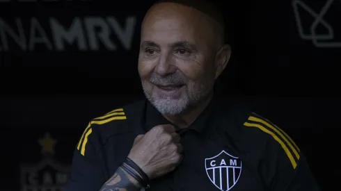 MG – BELO HORIZONTE – 25/10/2025 – BRASILEIRO A 2025, ATLETICO-MG X CEARA – Sampaoli tecnico do Atletico-MG durante partida contra o Ceara no estadio Arena MRV pelo campeonato Brasileiro A 2025. Foto: Fernando Moreno/AGIF