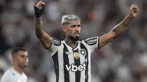 Barboza é o pilar defensivo do Botafogo nesta reta final de temporada