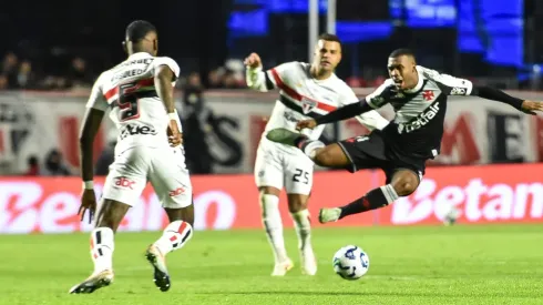 Ryan jogador do Vasco, durante partida contra o São Paulo – Foto: Jota Erre/AGIF