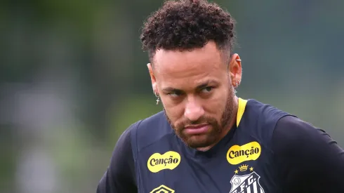 Neymar tem futuro incerto no Santos.