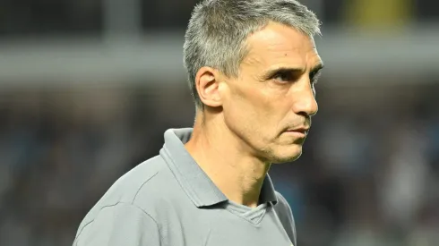 Treinador segue fazendo testes – Foto: Jota Erre/AGIF.