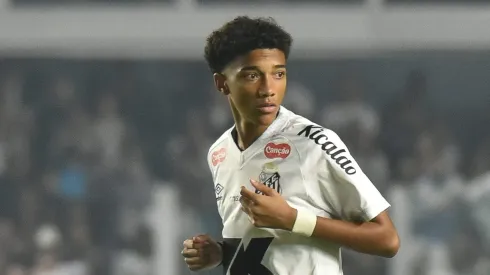 Robinho Júnior é visto como uma grande promessa da base do Santos