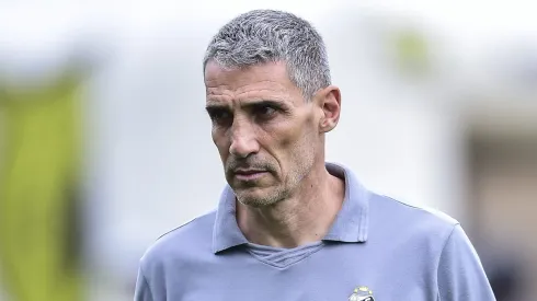 Vojvoda, entrenador del Santos en un partido del campeonato brasileño (Foto: Mauro Horita/Getty Images)