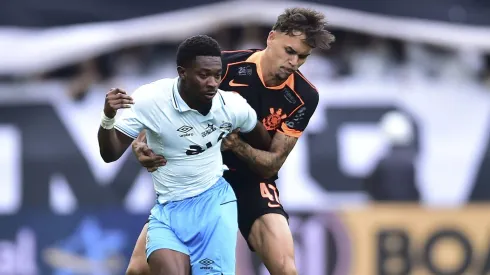 Amuzu, atacante do Grêmio em partida pelo campeonato brasileiro (Foto: Mauro Horita/Getty Images)